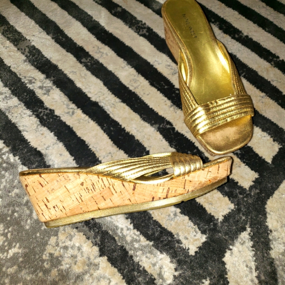 Gold nine west wedge sandle